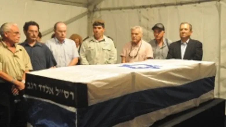 ברק ואולמרט בטקס ההתייחדות עם החללים