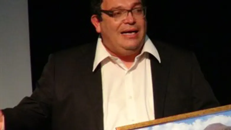 השר שי פירון