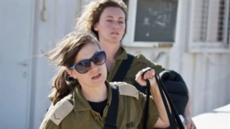 חיילות בצה"ל