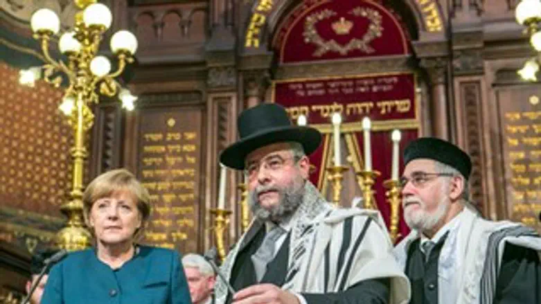 מרקל בטקס קבלת הפרס