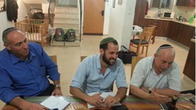 סלומיאנסקי, בן ציון ויוגב