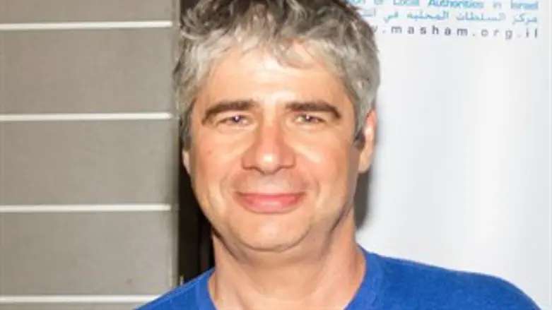 עובר לפוליטיקה?