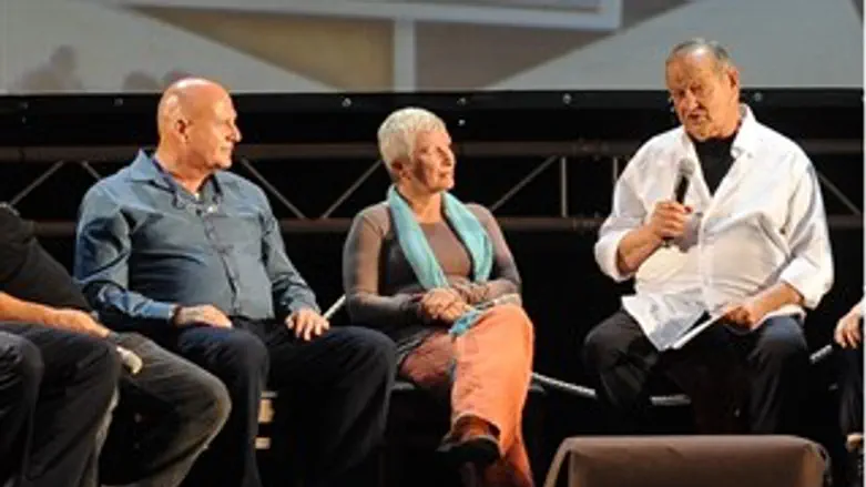 מפגש הלוחמים (סא"ל שחק משמאל