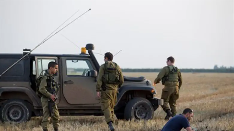 Soldiers in training exercise (illustrative)