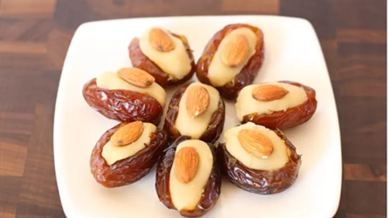 Almond-Stuffed dates