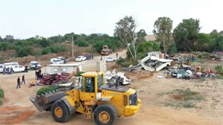 מפנים את הבדואים