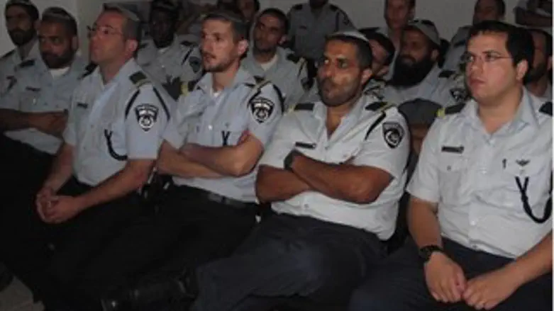 השוטרים בניצן