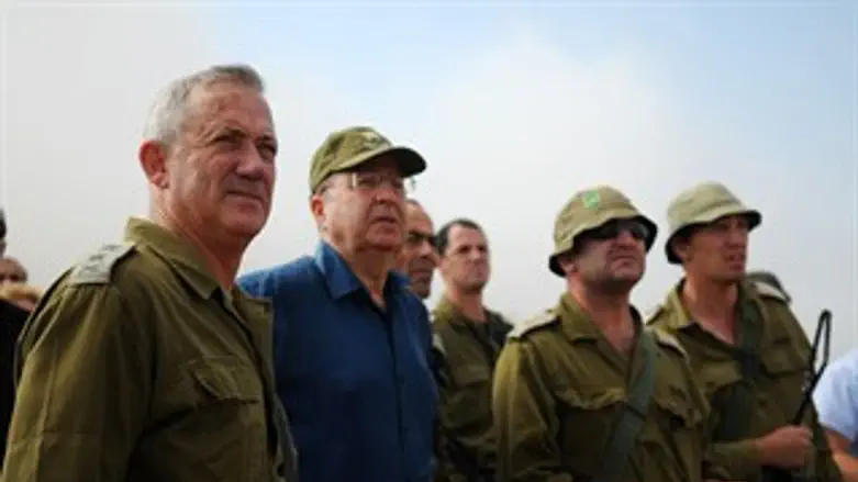 גנץ ויעלון מבקרים בתרגיל