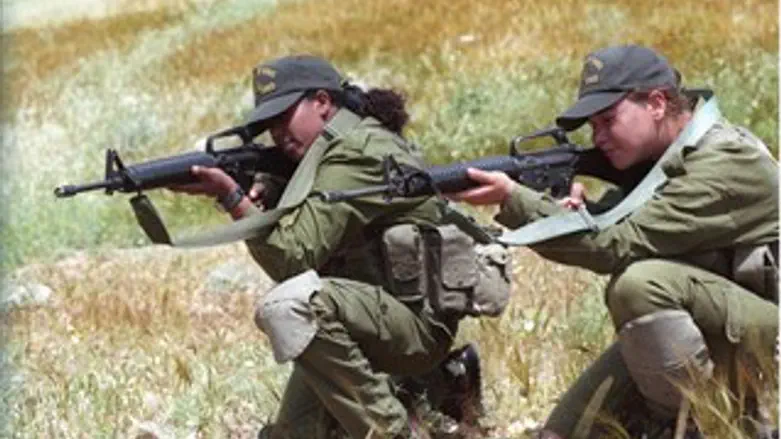 חיילות בצה"ל