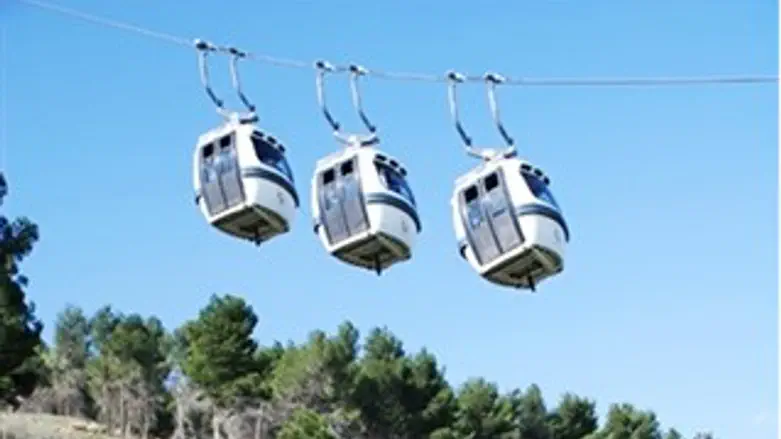חוגגים במנרה