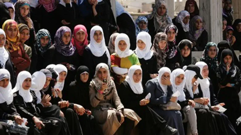 PA Arab girls in Gaza