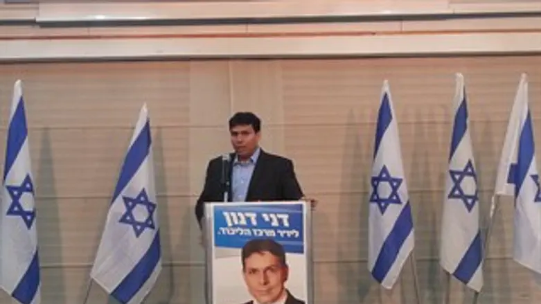 דנון בכינוס. הערב