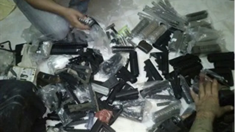 חלק מאמצעי הלחימה שנתפסו