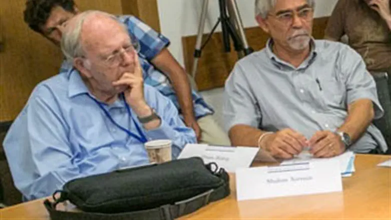 Halevy (left) at Shorashim event