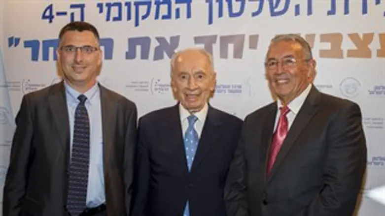 יו"ר השלטון המקומי נשיא המדינה ושר הפנים בועי