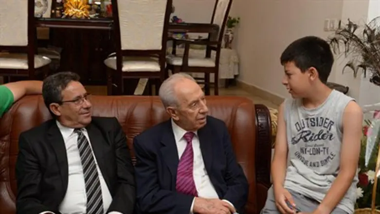 Peres in Abu Ghosh