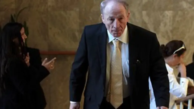 מתיר חקירה. ויינשטיין