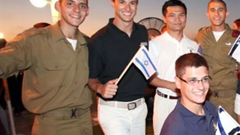 חוגגים עצמאות