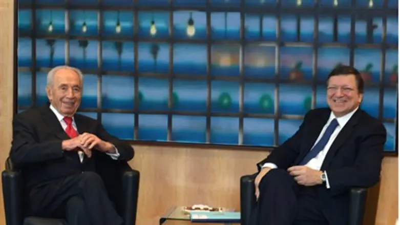 President Peres with Jose Manuel Barroso