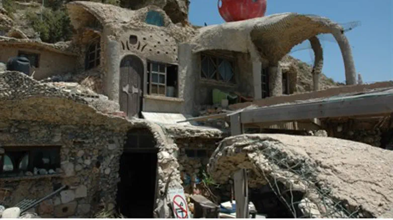 Nissim Kachlon's beachfront home