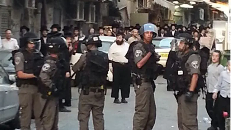 IDF soldiers on patrol in Meah Shearim