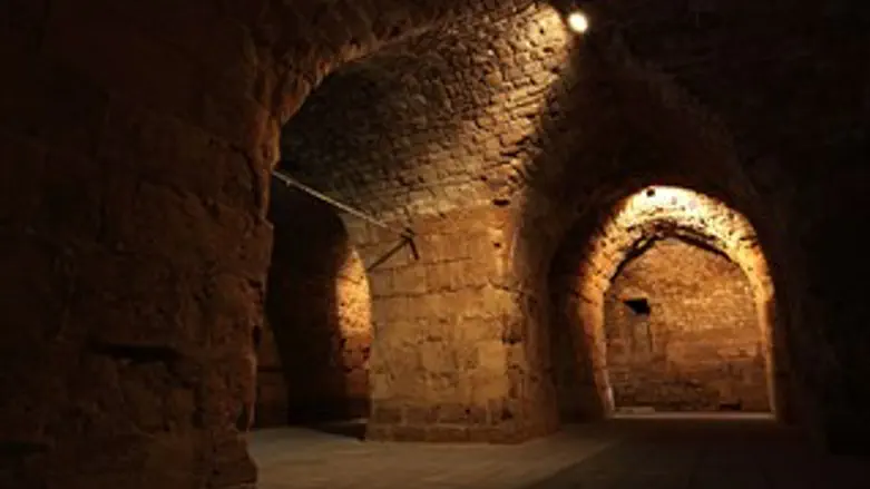 על אלה אני בוכיה