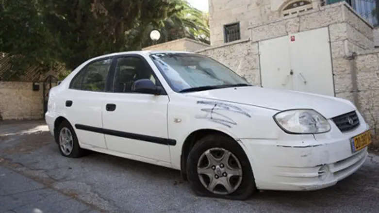 Damaged vehicle in Abu Tor