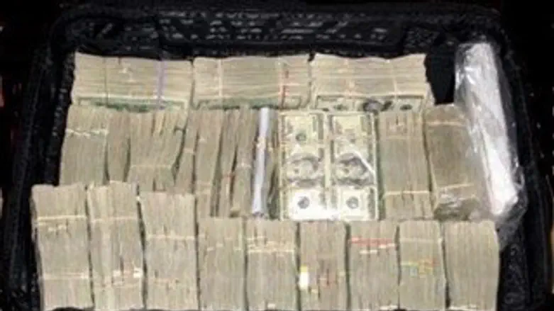 החבילות שנמצאו במרתף