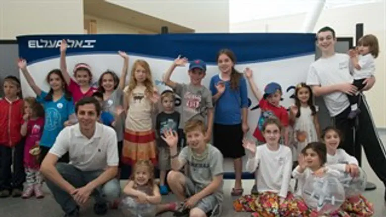 גלעד שליט עם ילדי נפש בנפש