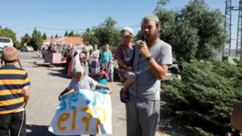 עקיבא הכהן נפרד מחבריו