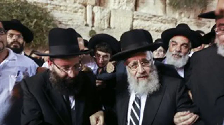 הרב יצחק יוסף בכותל המערבי