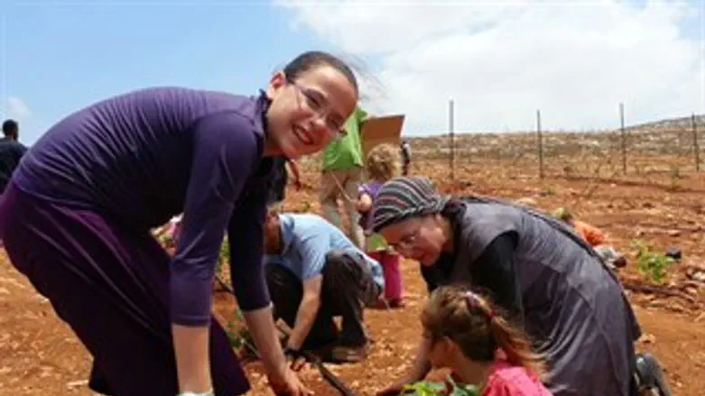 נוטעים עם ח"כ סטרוק