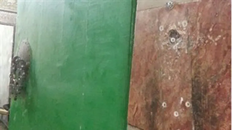 עקירת המזוזה