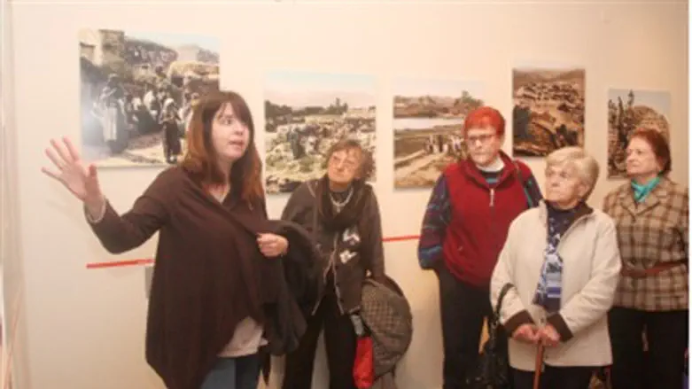 Visitors to Land of Israel museum