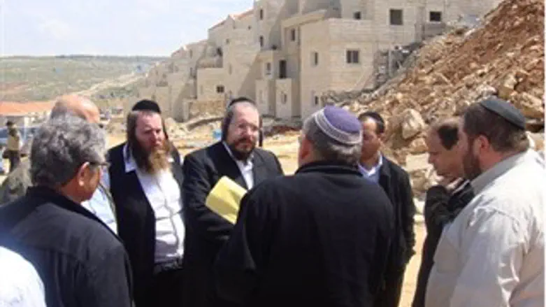 אלפי יח"ד מוכנות לשיווק. ראש העיר עם בכירים ב