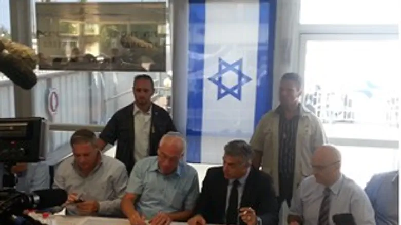 שר האוצר ושר השיכון