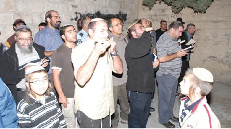 Молитва у гробницы Йосефа в Шхеме