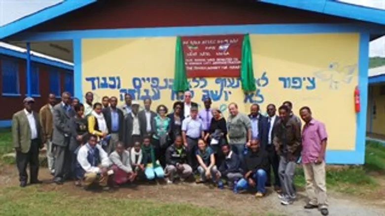 נפרדים מבית הספר היודי בגונדר