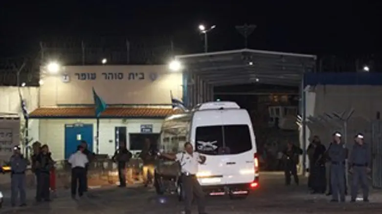 השחרור הלילי של קבוצת המחבלים הראשונה