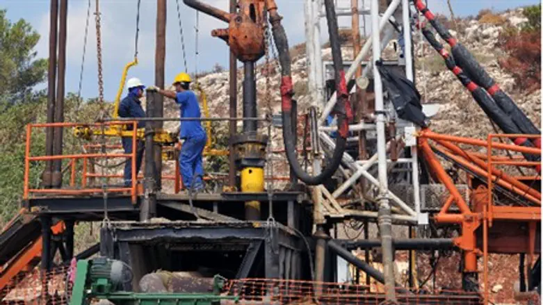 Буровая установка (Иллюстрация)