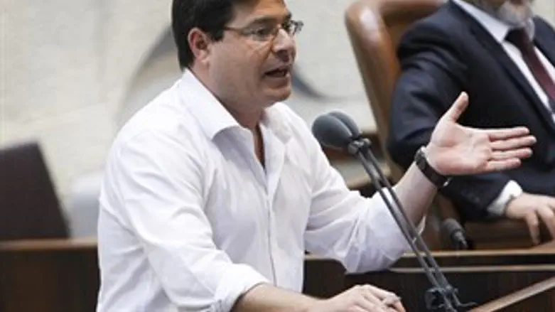 אופיר אקוניס