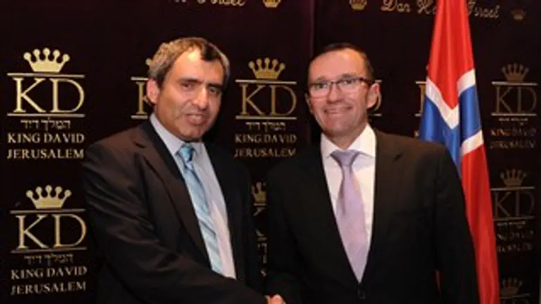 שר החוץ הנורבגי וסגן שר החוץ הישראלי