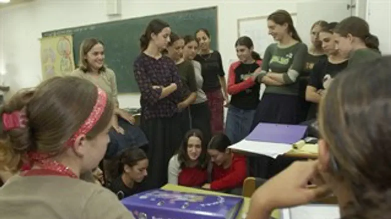 תלמידות אולפנה אולפנית