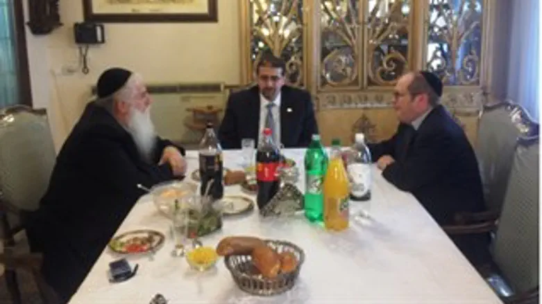 שפירו בבית ח"כ פרוש