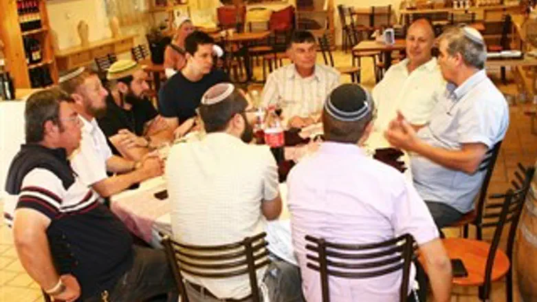 צחי הנגבי בסיור בשילה