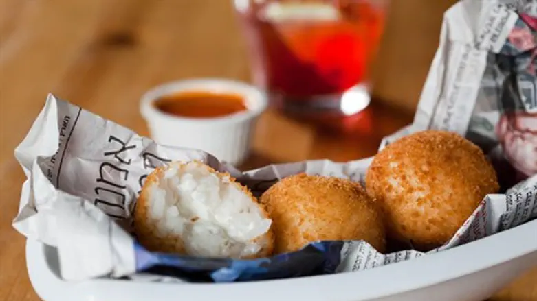 חגיגי במיוחד