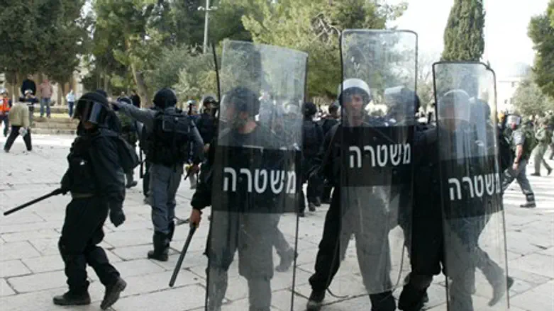 Полицейские на Храмовой горе. Иллюстрация