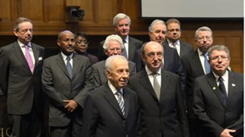 הנשיא עם השופטים