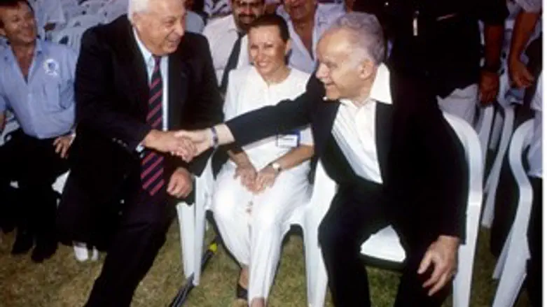 לשחזר את התכניות ולבצע. שרון ושמיר