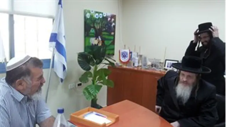 האדמו"ר והמארח מסיקה